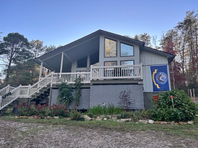 Primary Photo - 348 Cozy Cove Hollow