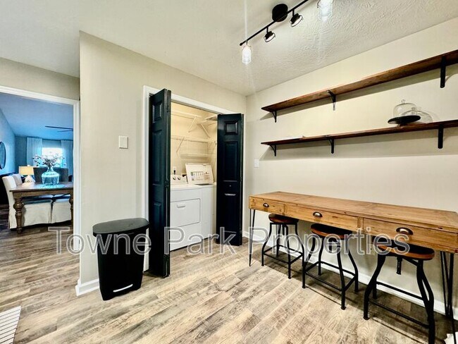 Building Photo - 549 Edgecliff Ln