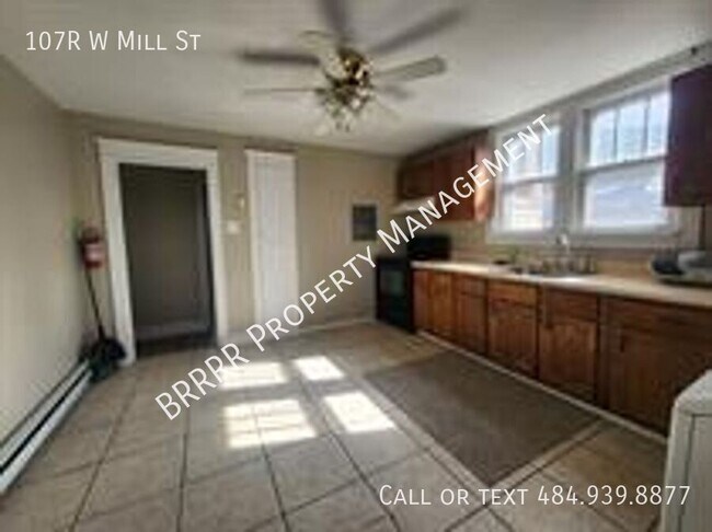 Building Photo - 107R W Mill St-
