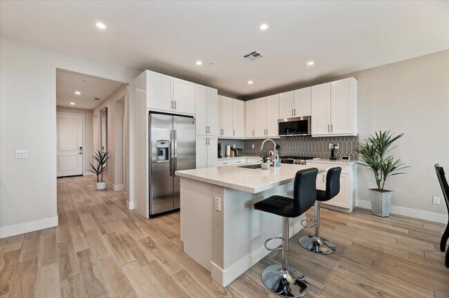 Building Photo - 51710 Ponderosa Dr.