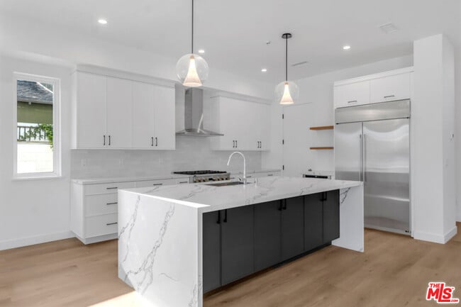 Building Photo - 3137 Curts Ave