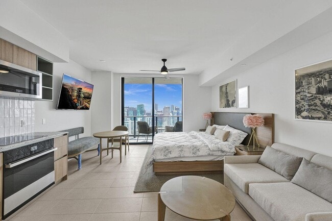 Building Photo - 159 NE 6th St