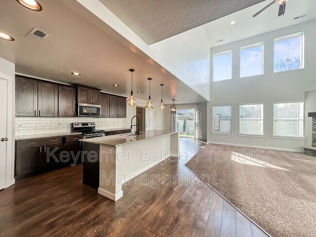 Building Photo - 4661 N Alester Ave