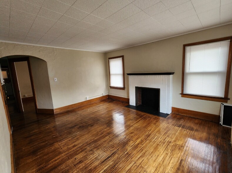 Building Photo - 178 Ridgewood Rd