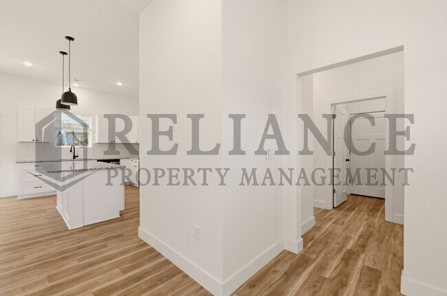 Building Photo - 601 Elmwood St