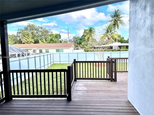 Building Photo - 2536 Flamingo Ln