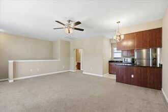 Building Photo - 290 Westlawn Dr