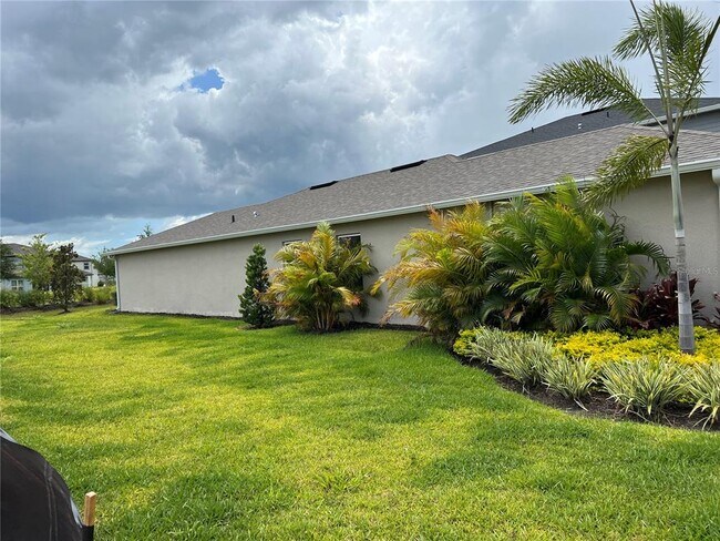 Building Photo - 11880 Little River Way