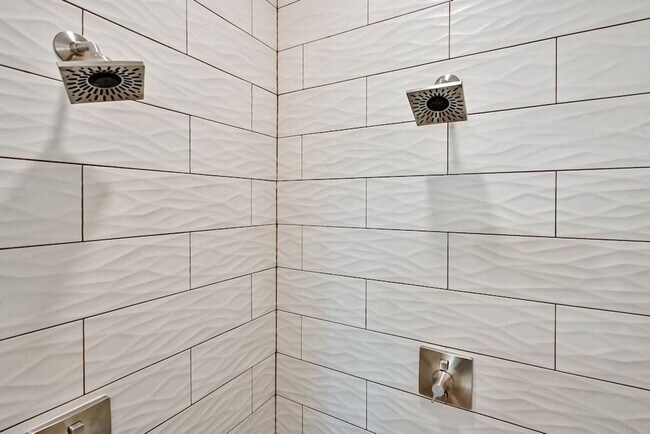 Building Photo - 811 Mallard Pointe Dr