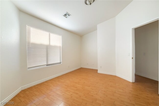 Building Photo - 11000 Vallerosa St