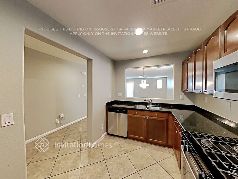 Building Photo - 10639 Gibbous Moon Dr