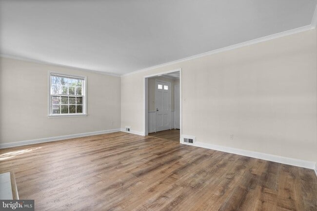 Building Photo - 5617 Knollwood Rd