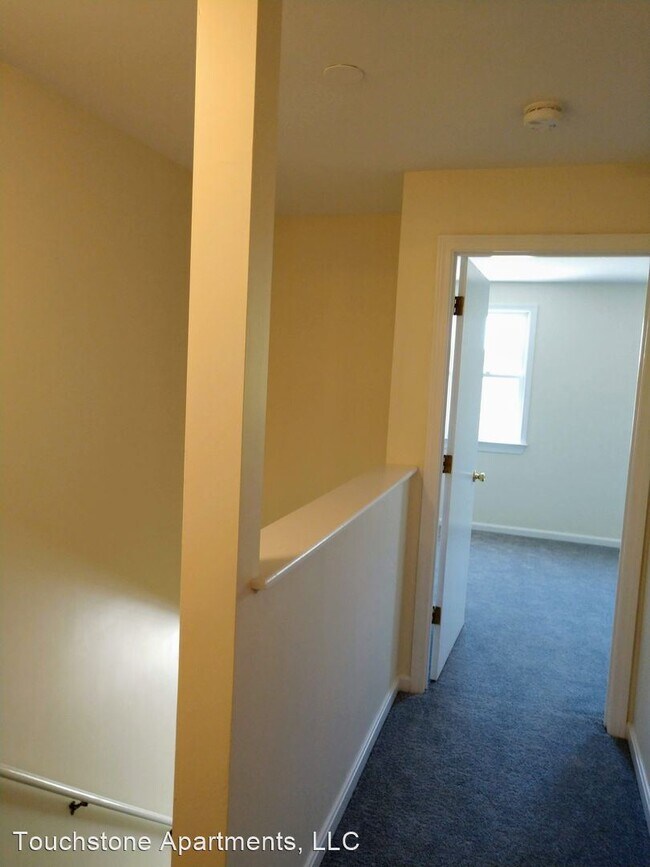 Building Photo - 221 Park St