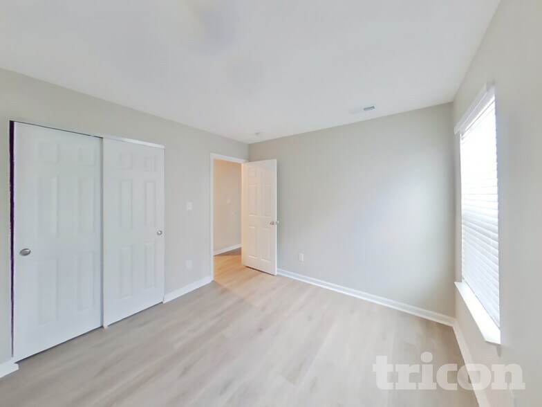 Building Photo - 12105 Fall Ct