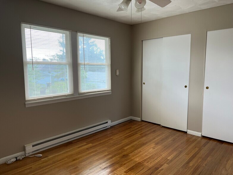 Each Bedroom has double window and double closets - 89 N 16th Ave