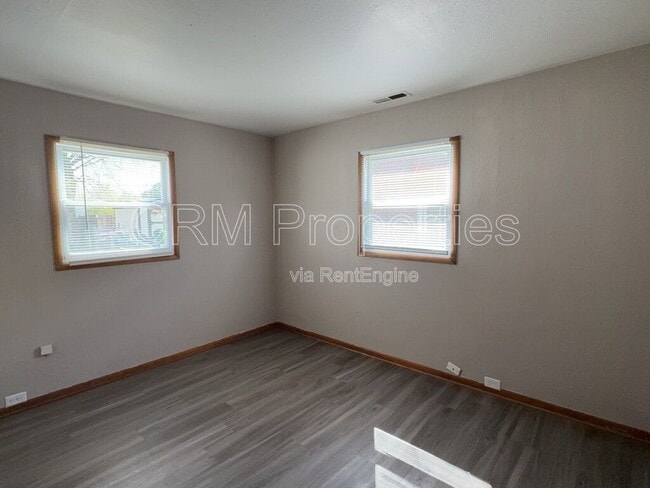 Building Photo - 1007 E North St