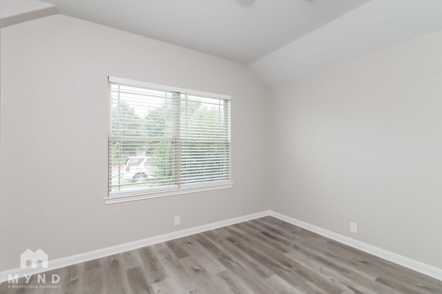 Building Photo - 12325 Treeline Dr
