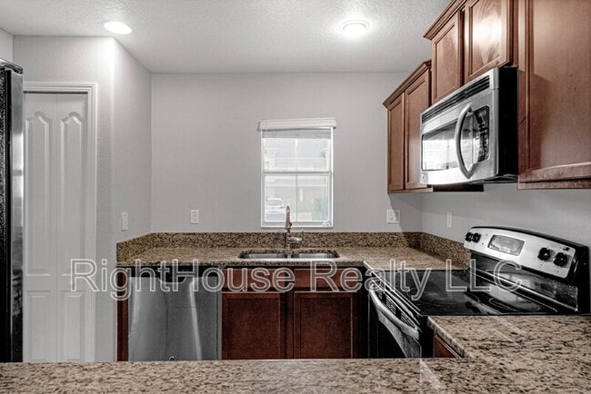 Building Photo - 260 Carina Cir