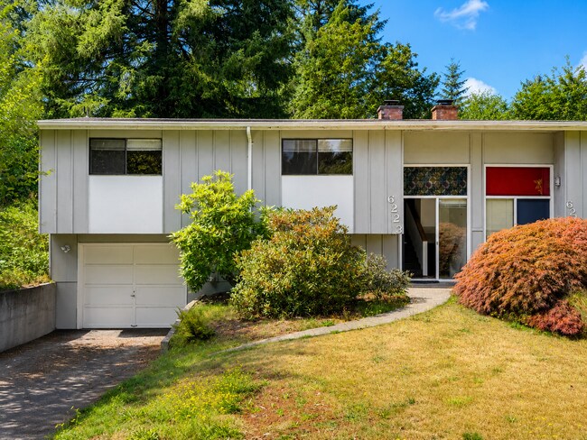 Building Photo - Beautiful Split-Level Home with Fireplace, Deck, Garage, and EV Charger