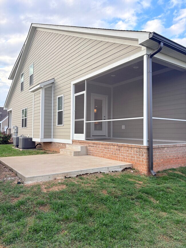 Building Photo - 542 Providence Ct