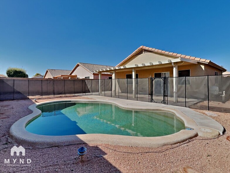 Building Photo - 13583 W Saguaro Ln