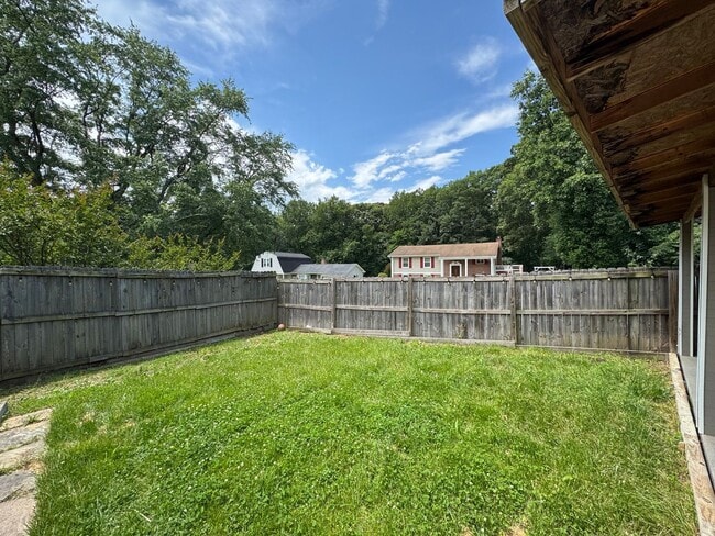 Building Photo - Relaxing 3 Bed 2.5 Bath Single Family Home...