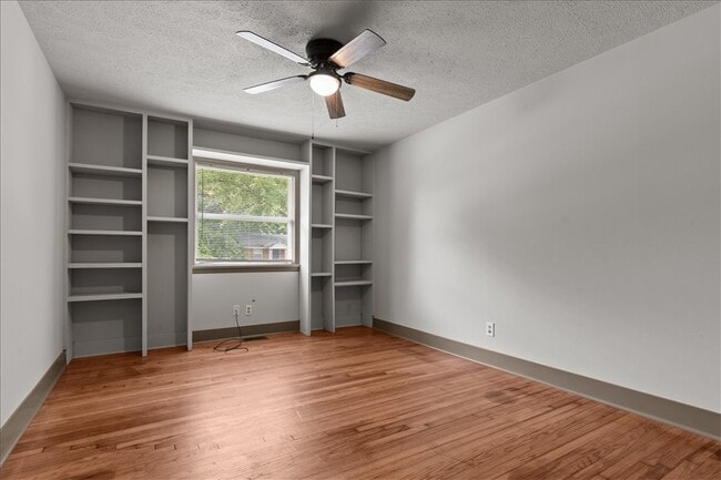 Building Photo - 522 S Duncan Ave