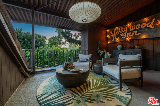 Building Photo - 4635 N Clybourn Ave