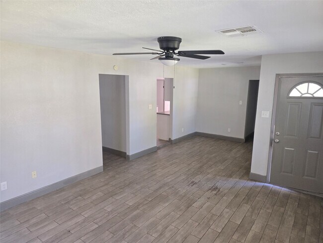 Building Photo - 3308 Sophie Ann Dr