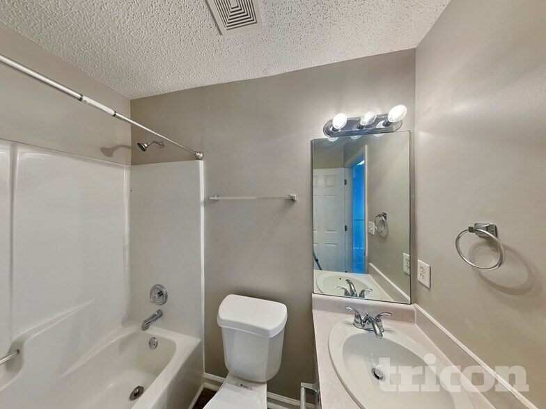 Building Photo - 11203 Chelsea Ln