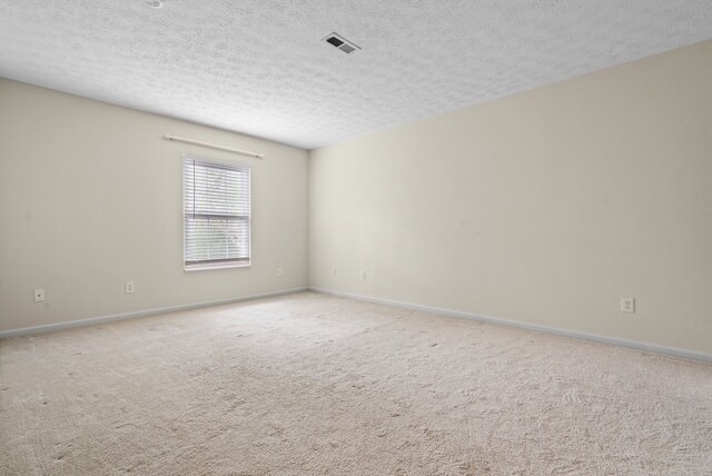 Building Photo - Beautiful 3BR 3BA Townhouse • Updated Kitchen • Deck • 2-Car Garage in Beavercreek