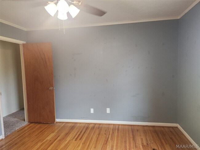 Building Photo - 1203 Oates Rd