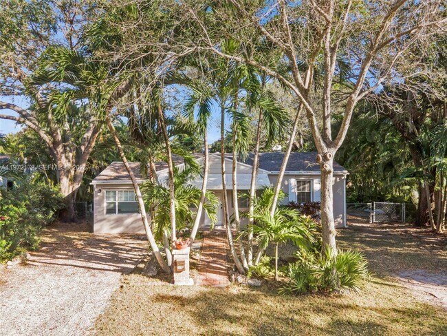 Building Photo - 5111 SW 73rd Terrace