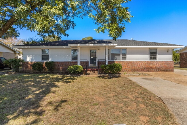 Building Photo - 104 Colorado Ave