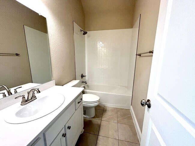 Building Photo - 1400 Via Toscana Ln