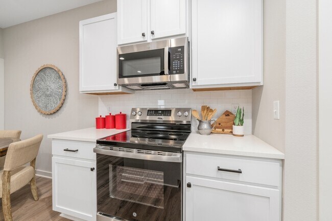 Building Photo - 12719 W Cowboy St