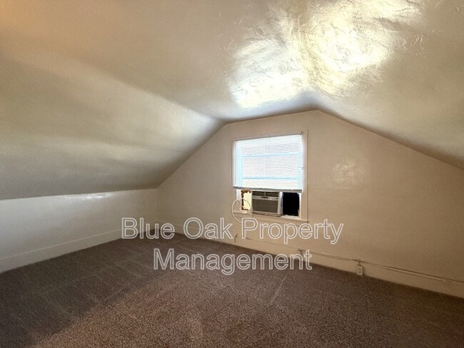 Building Photo - 2916 Kennedy Ave