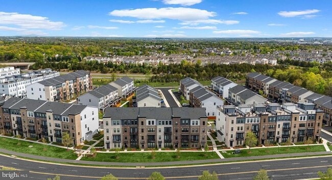 Building Photo - 21764 Dollis Hl Ter