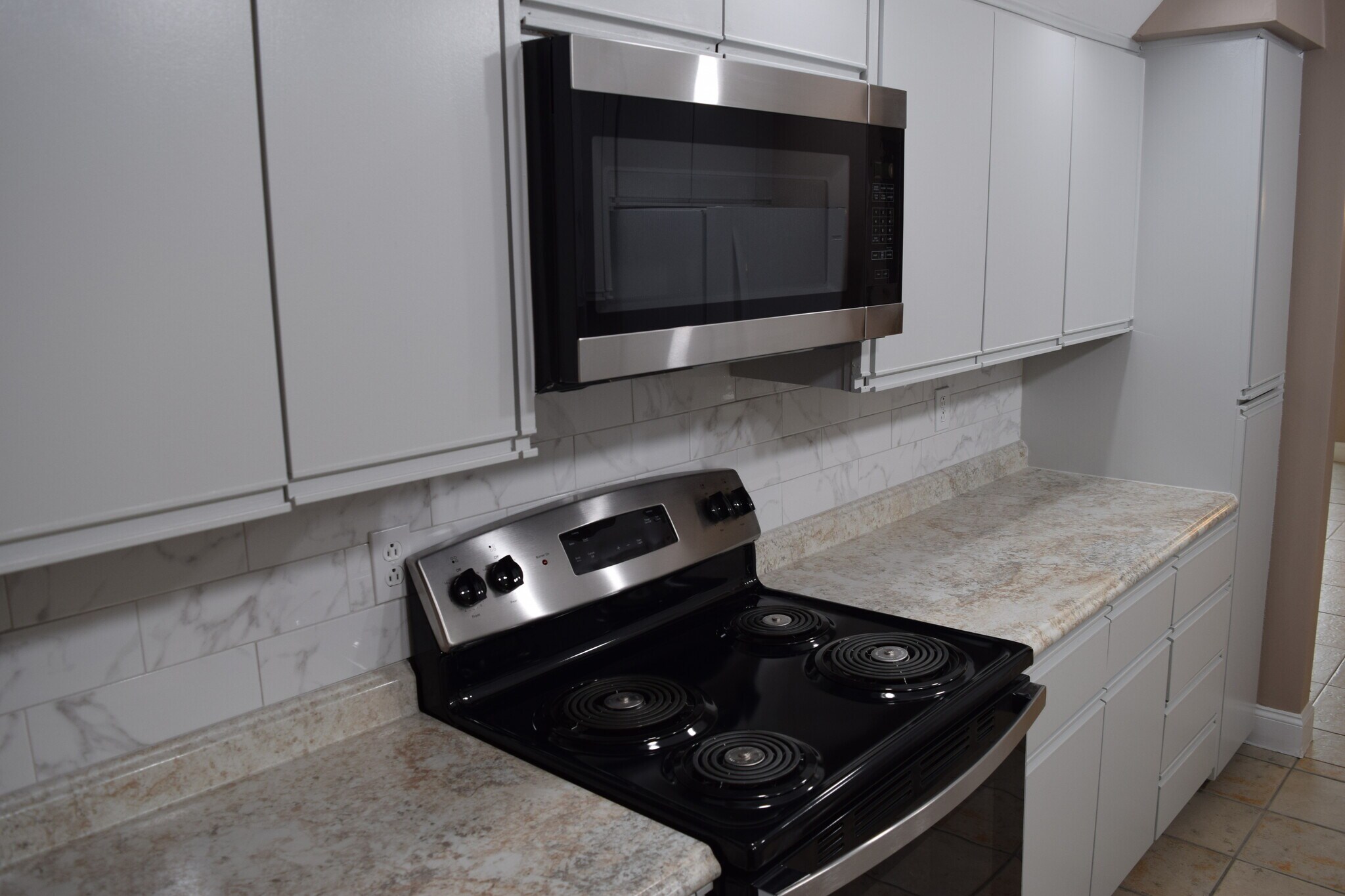 Building Photo - 8526 Madrid Ct