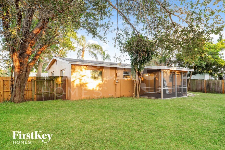 Building Photo - 6817 Massachusetts Dr