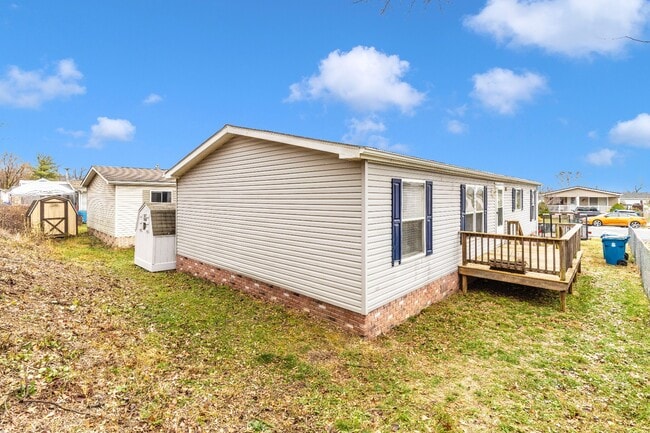 Building Photo - 16114 McGregor Dr