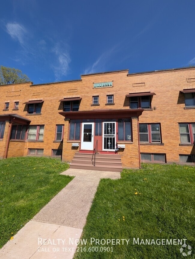 Building Photo - 1313 W 93rd St