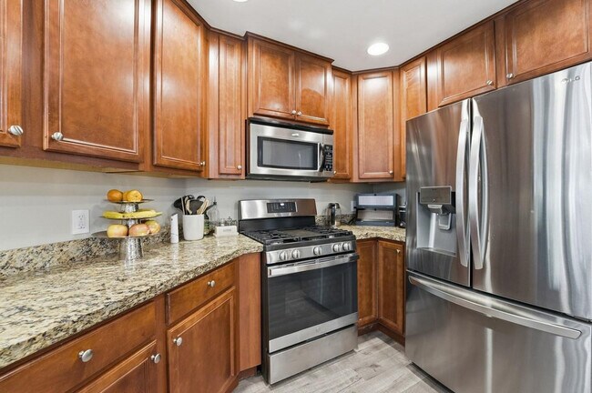 Building Photo - 5450 E Deer Valley Dr