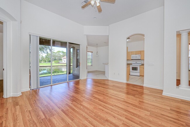 Building Photo - Emerson Square 4 Bedroom Home
