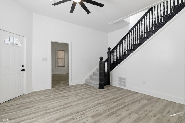 Building Photo - 29 N State Ave