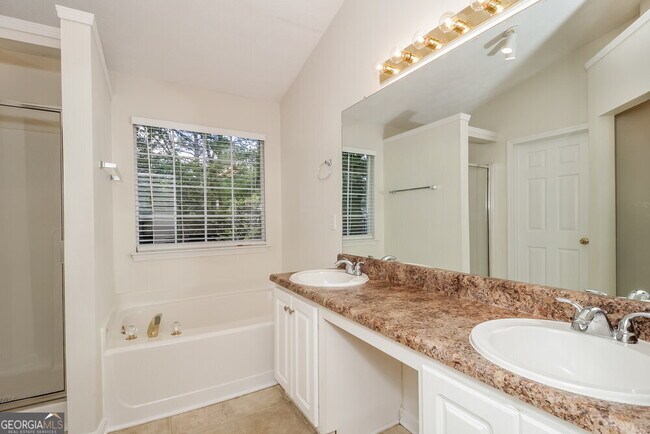 Building Photo - 3054 Trotters Field Dr SW