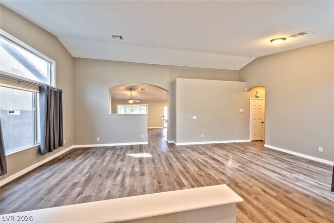 Building Photo - 8880 Wallaby Ln