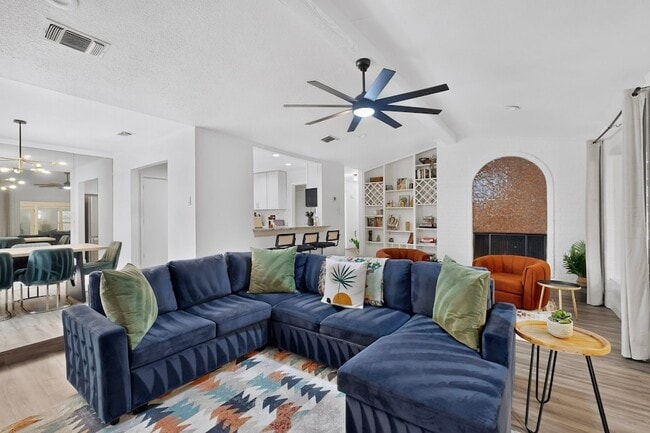 Building Photo - 3508 Grande Bulevar Blvd