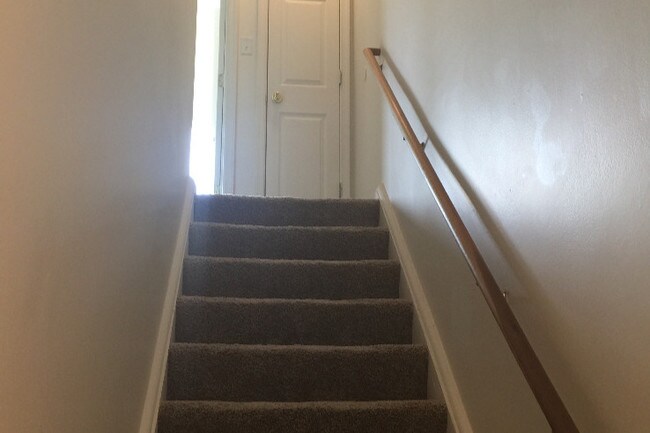 Building Photo - 700 Geneva Ave