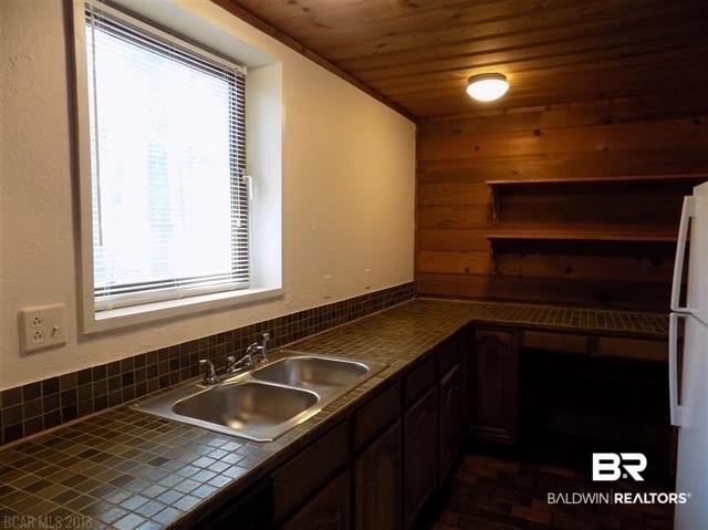 Building Photo - 152 Lakeview Loop
